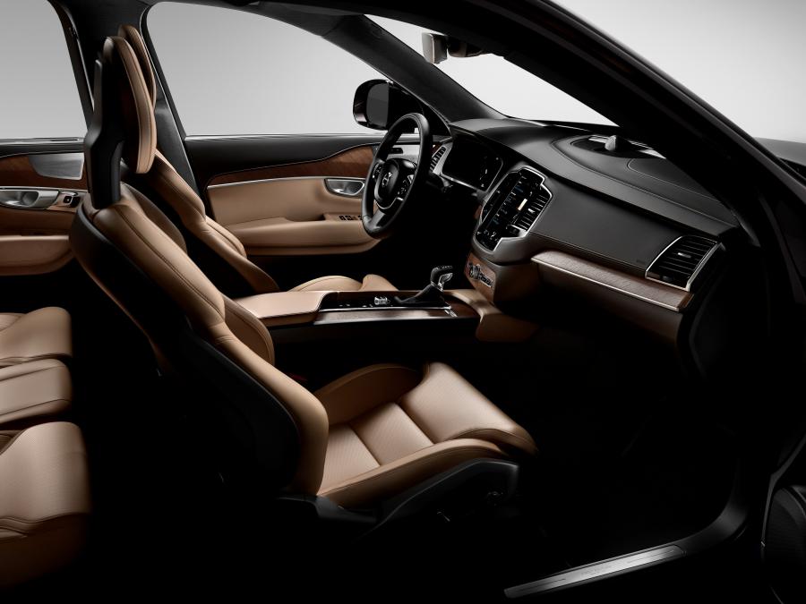  Volvo XC90 T6 AWD First Edition 2014 года  (фото 21 из 38)